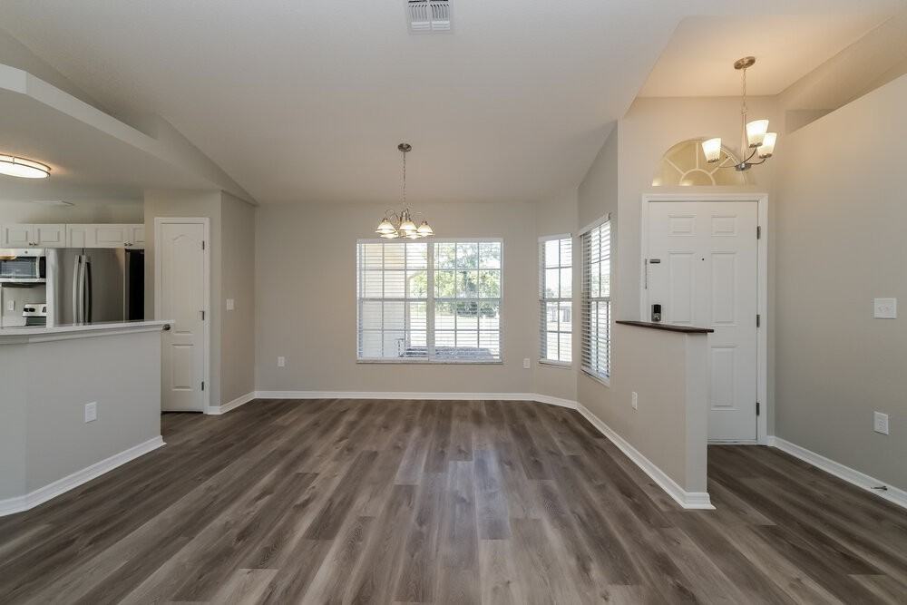 12010 Elgin Blvd - Photo 5 of 16