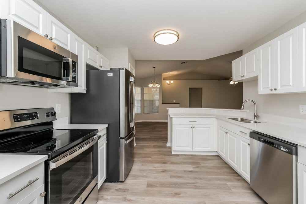 12010 Elgin Blvd - Photo 7 of 16