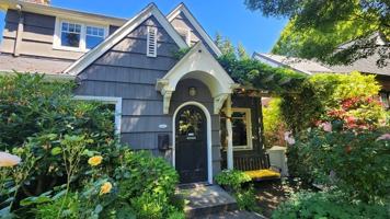 featured image of 1210 25th Ave E