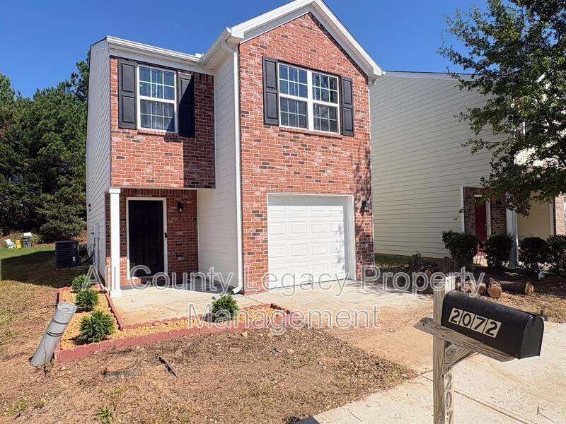 2072 Belmont Cir - Photo 2 of 13