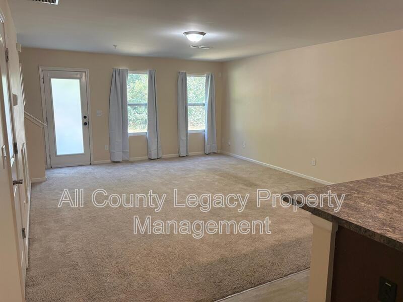 2072 Belmont Cir - Photo 3 of 13
