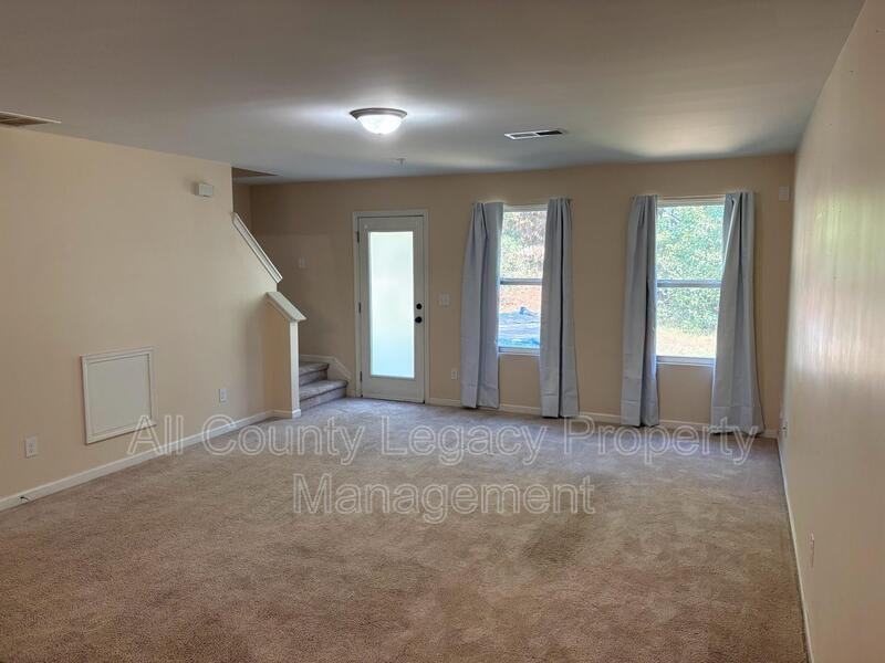 2072 Belmont Cir - Photo 4 of 13