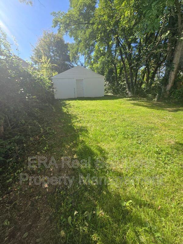 743 E Mound St - Photo 2 of 27