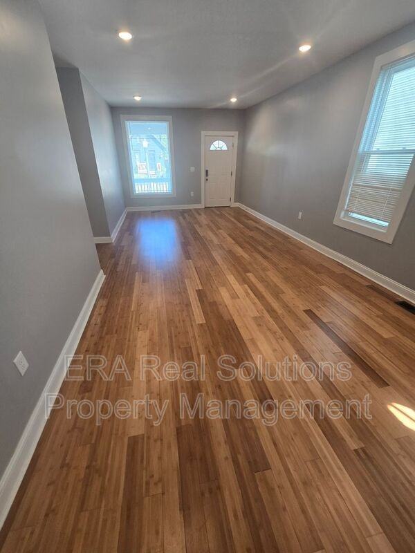 743 E Mound St - Photo 5 of 27