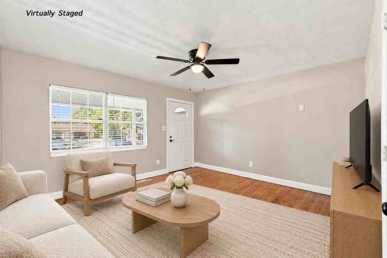 203 Juniper Dr - Photo 3 of 15