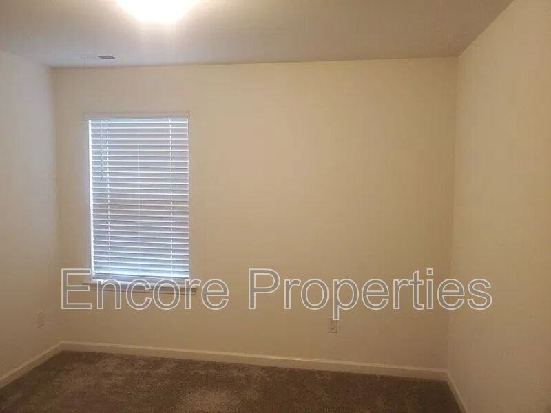210 Summer Ranch Dr - Photo 6 of 13