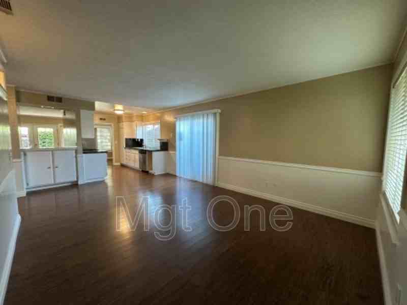 1370 Garnet St - Photo 4 of 19