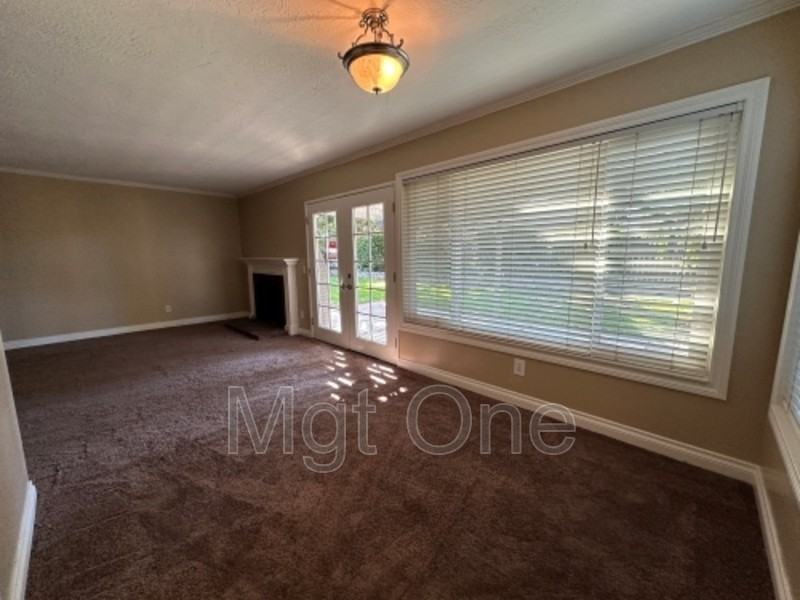 1370 Garnet St - Photo 6 of 19