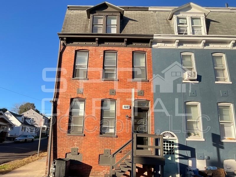 440 Juniper St - Photo 2 of 20