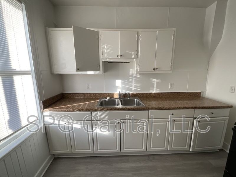 440 Juniper St - Photo 7 of 20