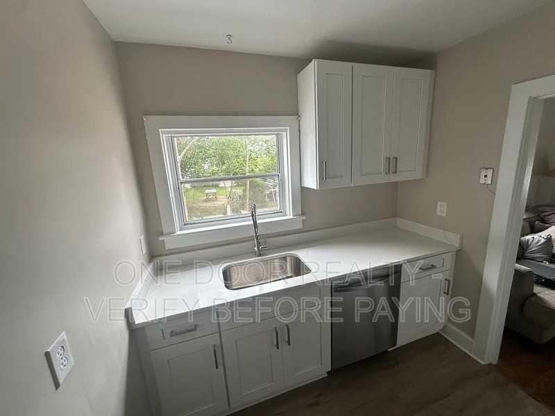 232 Griffin Ave - Photo 2 of 5