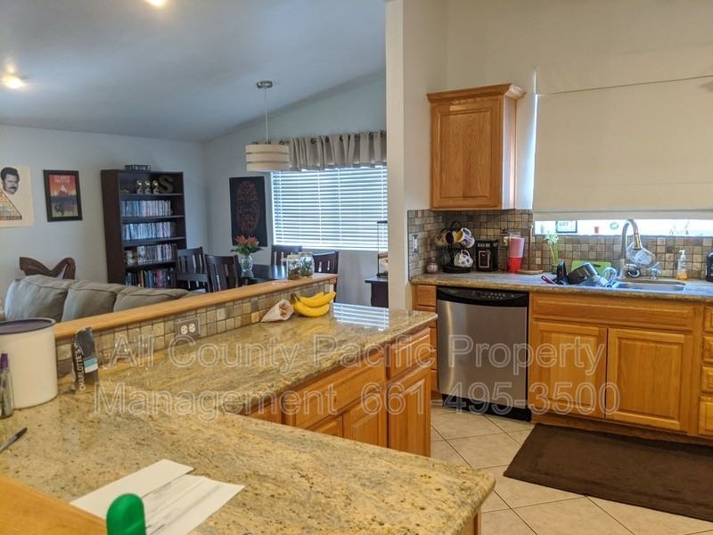 27254 Walnut Springs Ave - Photo 4 of 19