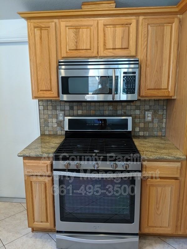 27254 Walnut Springs Ave - Photo 6 of 19