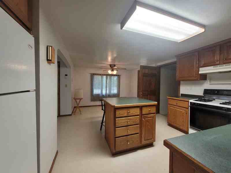 4939 N Meade St - Photo 6 of 9