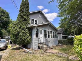 516 E Maple St - Photo 1 of 1
