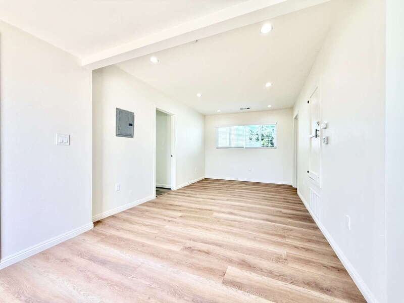 1526 1/4 W 105th St #B - Photo 3 of 21