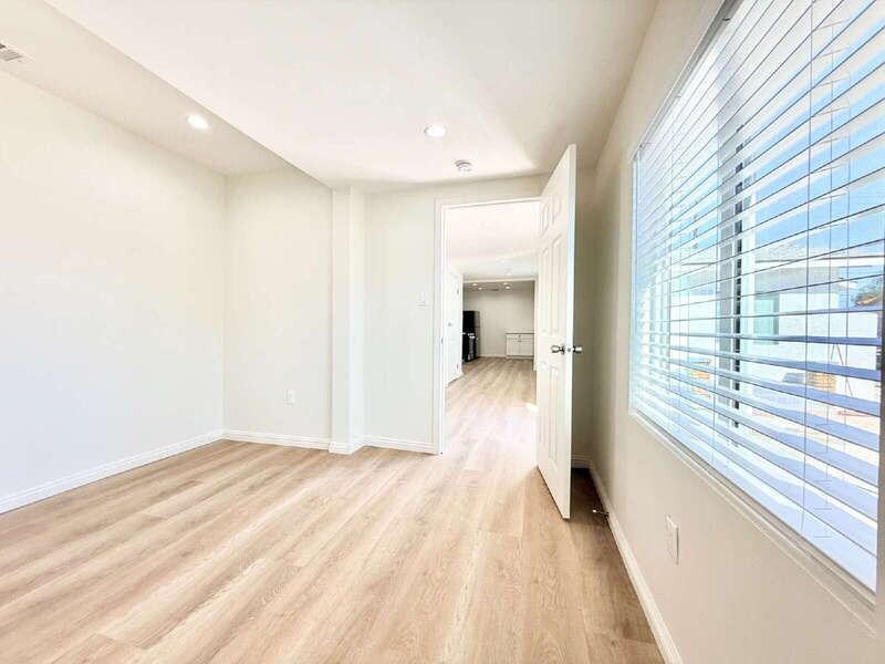 1526 1/4 W 105th St #B - Photo 6 of 21