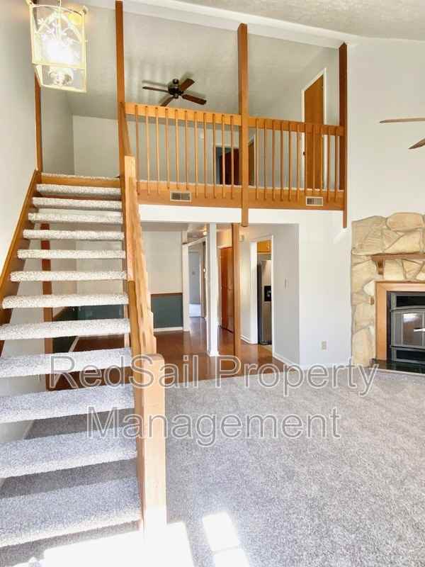 124 Parkway Dr - Photo 2 of 19