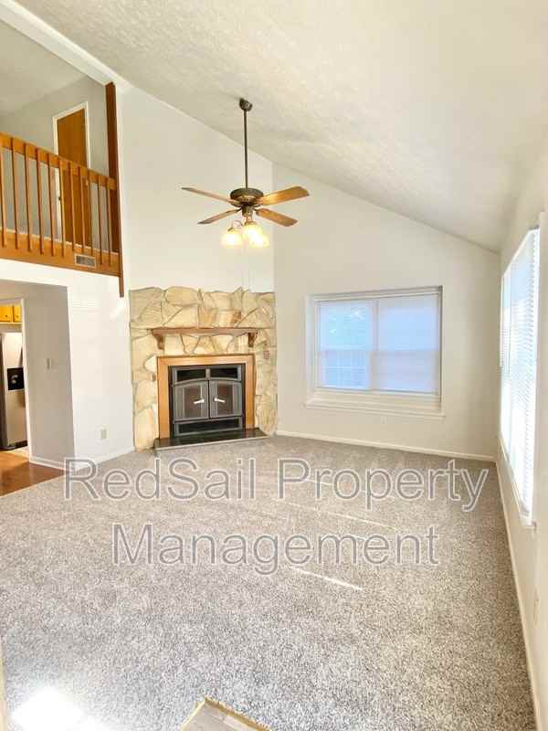 124 Parkway Dr - Photo 3 of 19