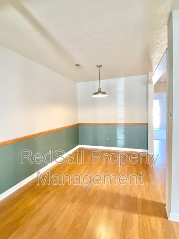 124 Parkway Dr - Photo 5 of 19
