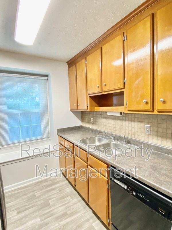 124 Parkway Dr - Photo 7 of 19