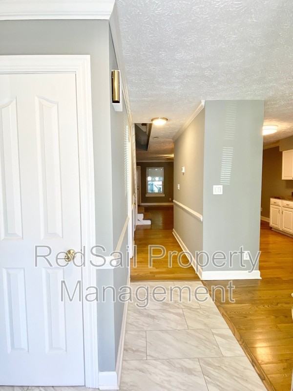 1060 Palmerton Dr - Photo 2 of 21
