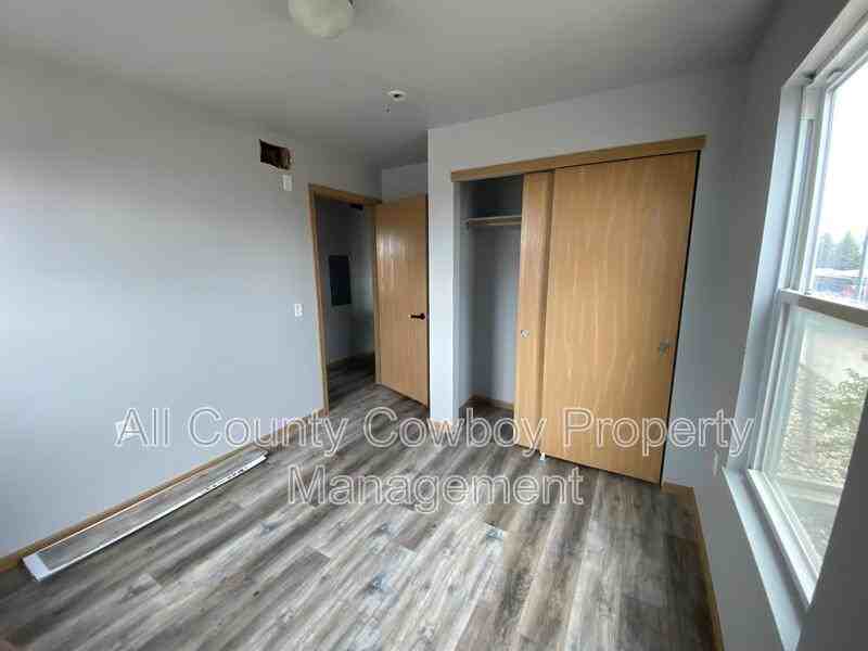 415 Mitchell St - Photo 4 of 6