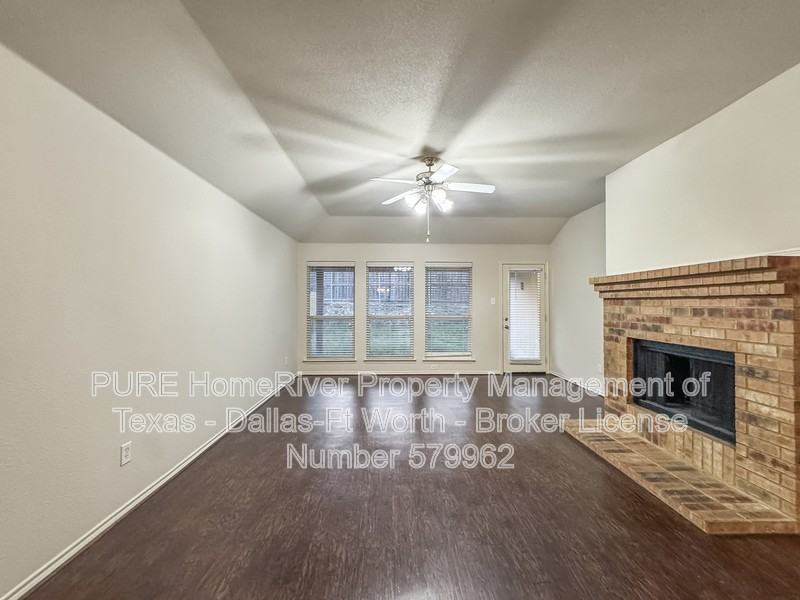 2829 Snowy Owl Dr - Photo 2 of 20