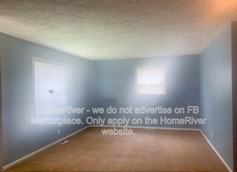 2622 N Dearborn St - Photo 2 of 9