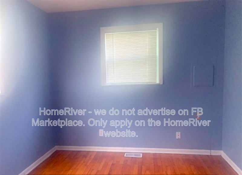 2622 N Dearborn St - Photo 5 of 9