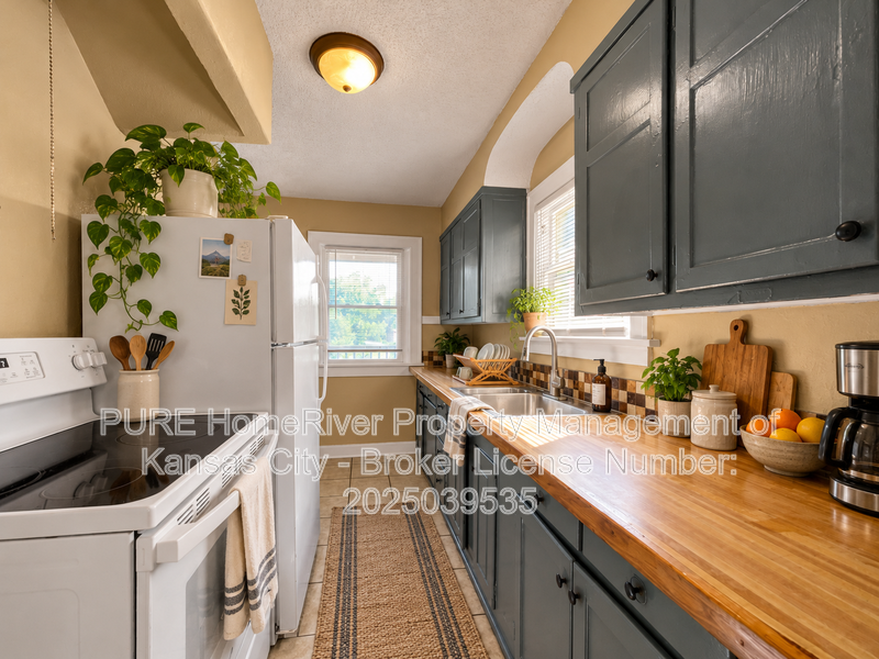 8301 E 55th St - Photo 3 of 31