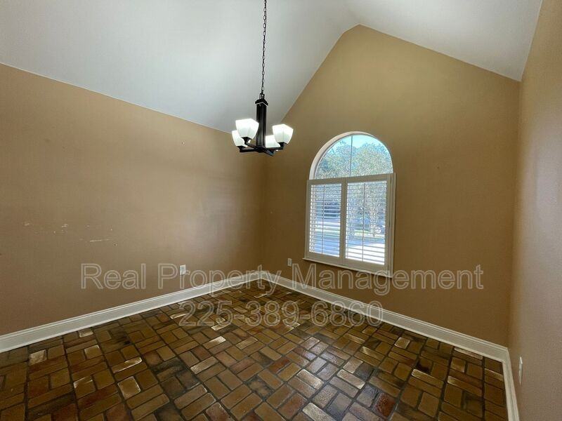 16346 Somersby Ave - Photo 3 of 21
