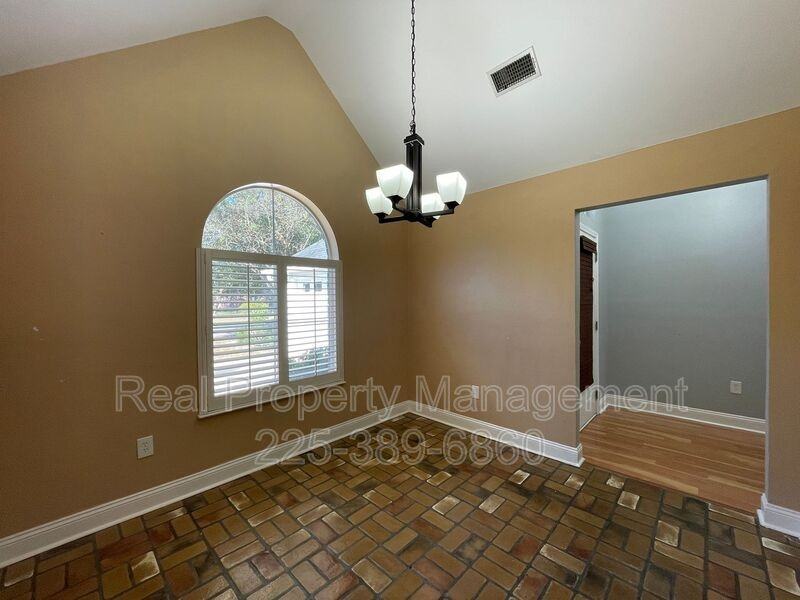 16346 Somersby Ave - Photo 4 of 21