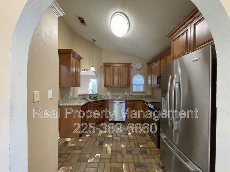 16346 Somersby Ave - Photo 5 of 21