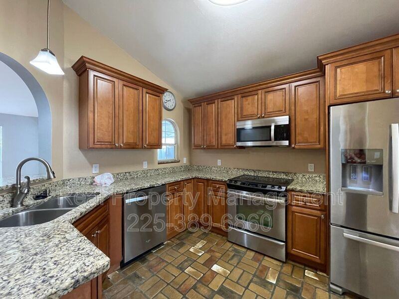 16346 Somersby Ave - Photo 6 of 21