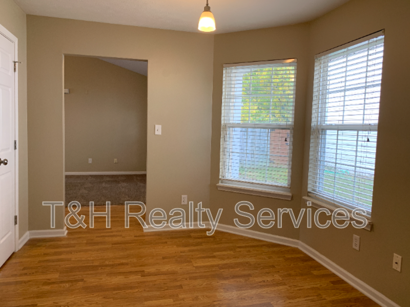 2643 Dawnlake Dr - Photo 7 of 24