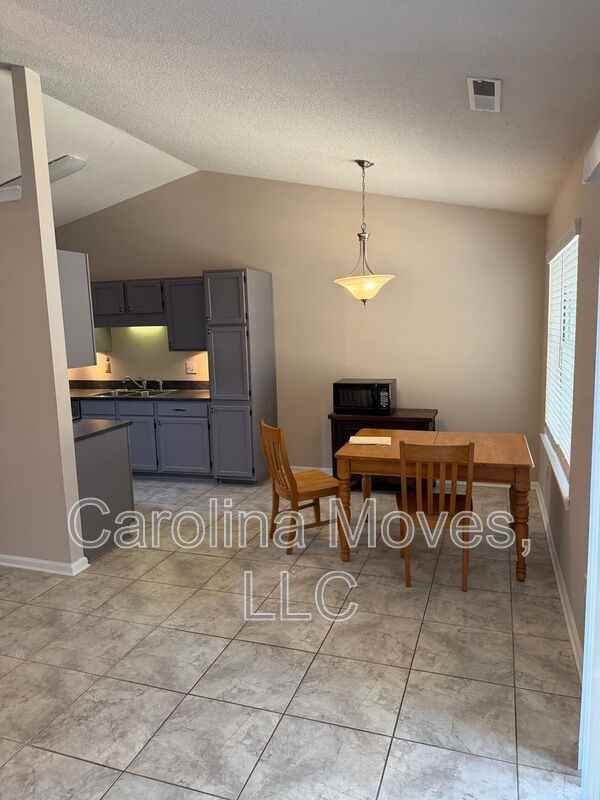 124 W Long Creek Ct - Photo 4 of 20