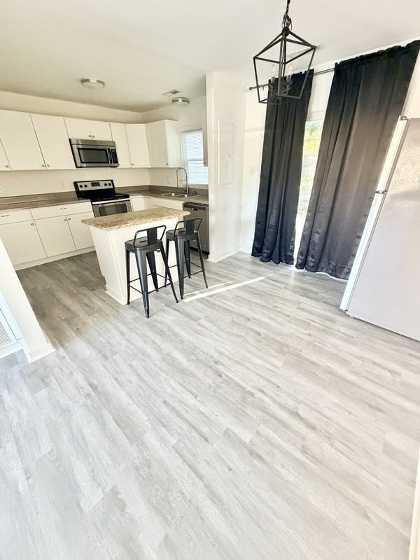 15241 Broadwater Cir - Photo 4 of 12