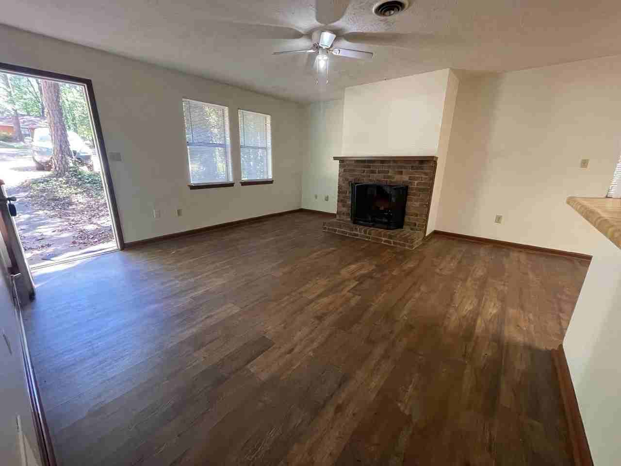 112 Bayberry Ct - Photo 6 of 12