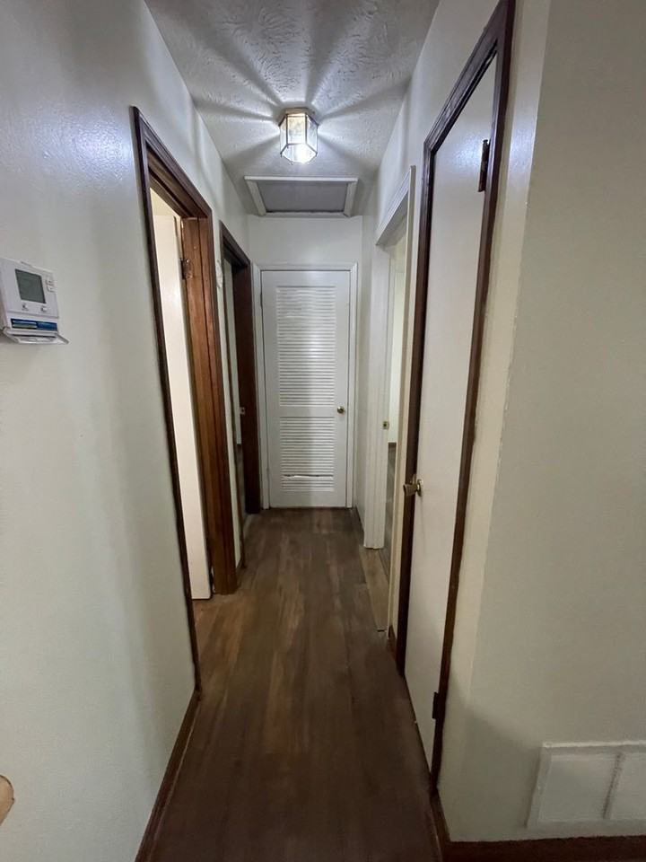 112 Bayberry Ct - Photo 7 of 12