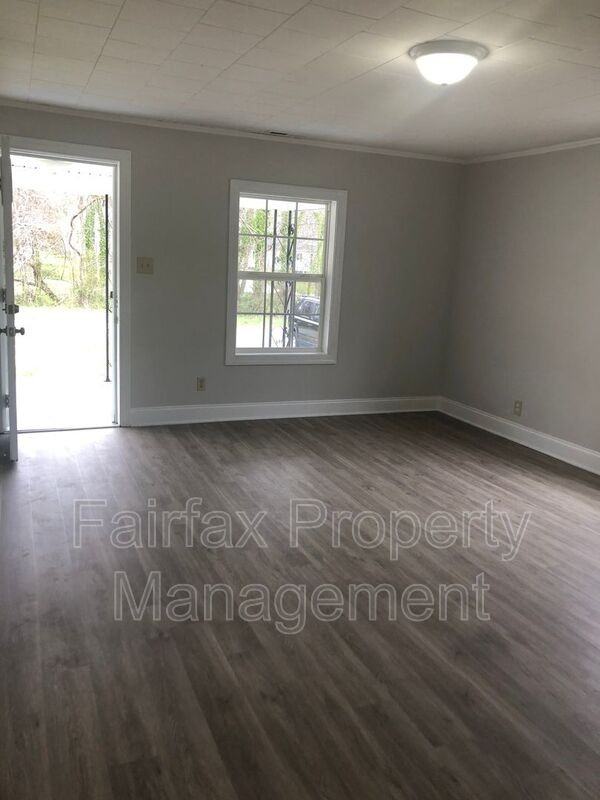 1118 Walnut St - Photo 4 of 16