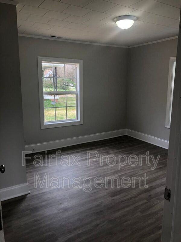 1118 Walnut St - Photo 5 of 16