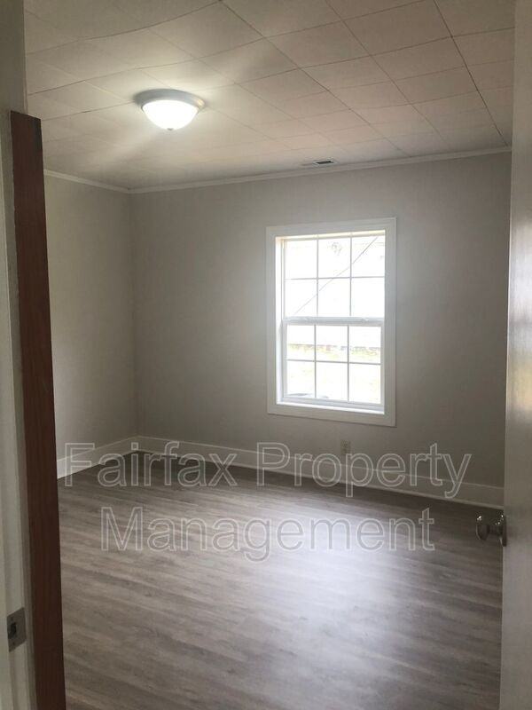 1118 Walnut St - Photo 7 of 16