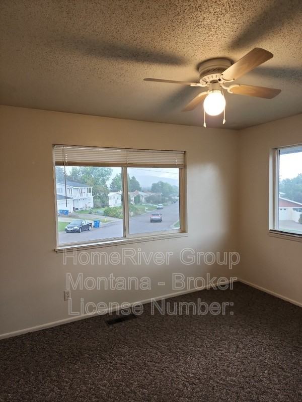 2247 Hillside Dr - Photo 2 of 12