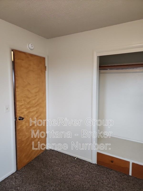 2247 Hillside Dr - Photo 4 of 12