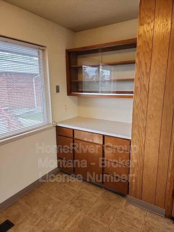 2247 Hillside Dr - Photo 7 of 12
