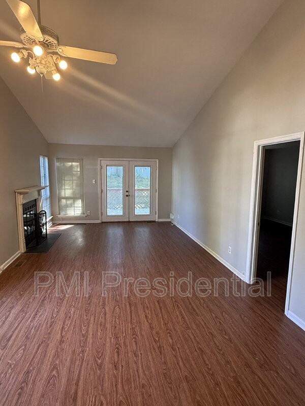 1402 Sycamore Ridge Ct - Photo 4 of 12