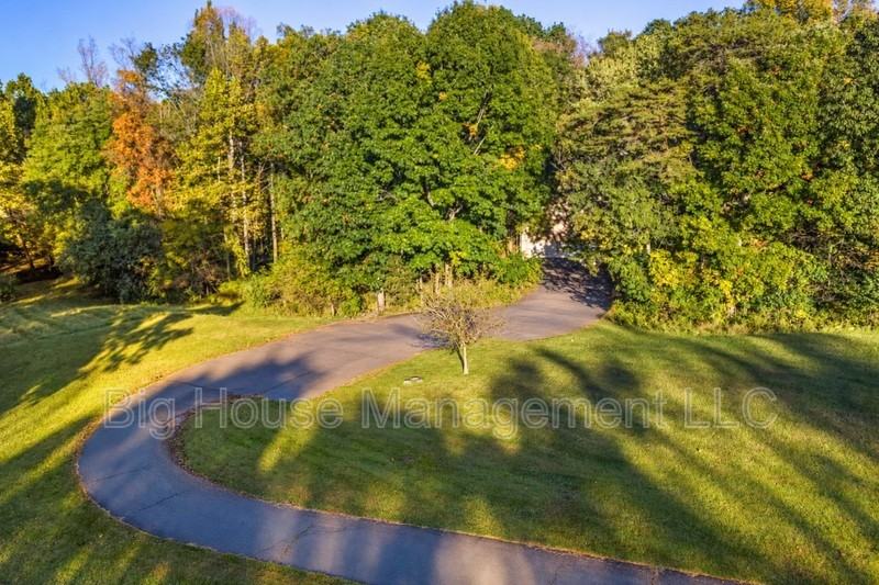 47284 Grandview Pl - Photo 2 of 33