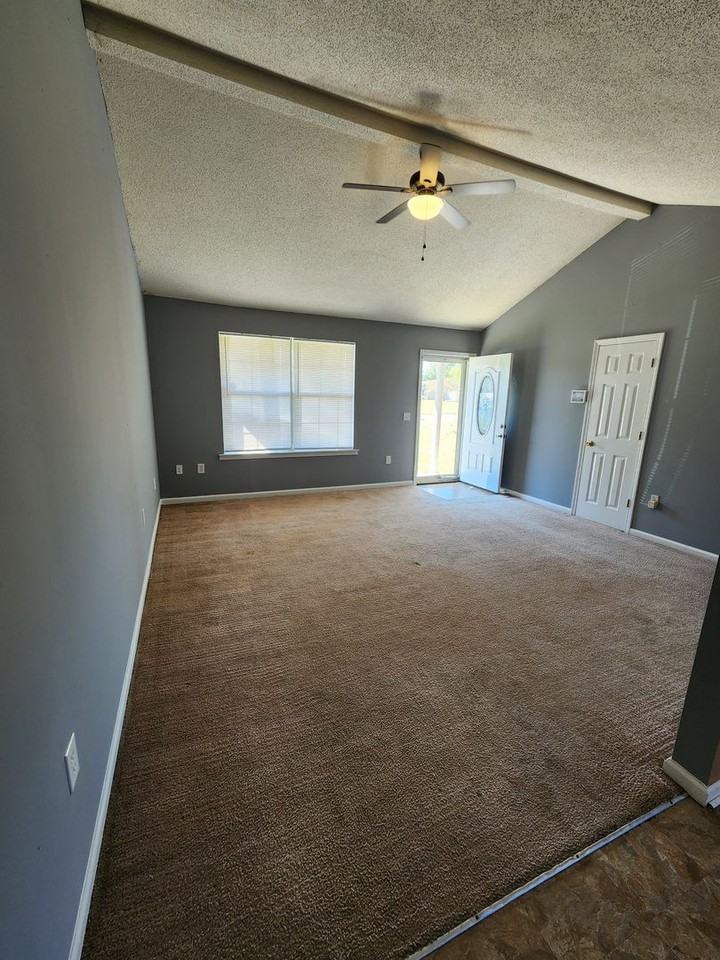 1302 Loblolly Dr - Photo 3 of 23