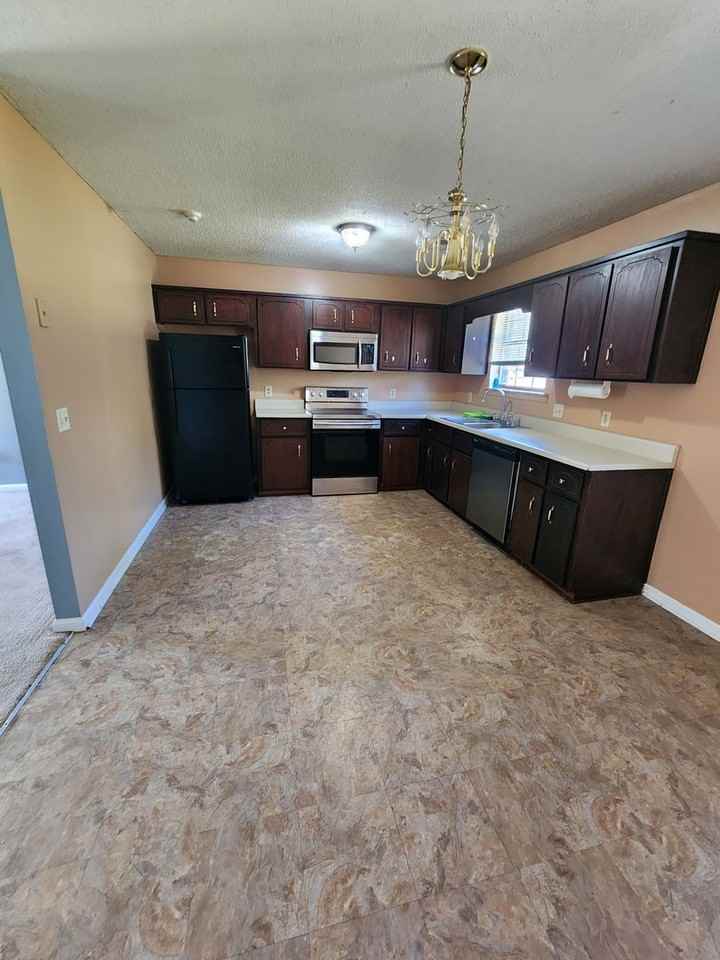 1302 Loblolly Dr - Photo 5 of 23